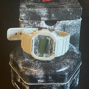 Casio G-Shock Camouflage White Smartwatch
